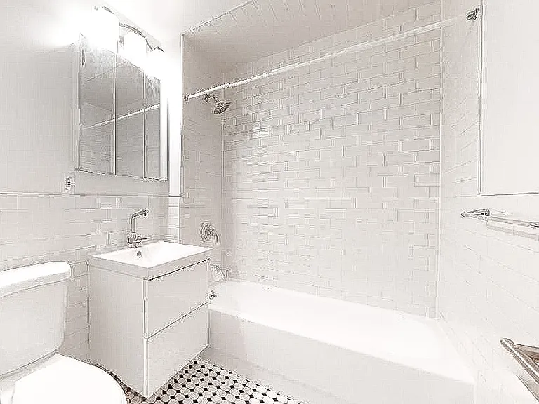 315 Seigel St #210 — Photo 7