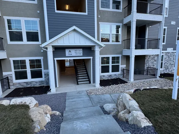 724 W Desert Willow Dr #A202, Mapleton, UT 84664