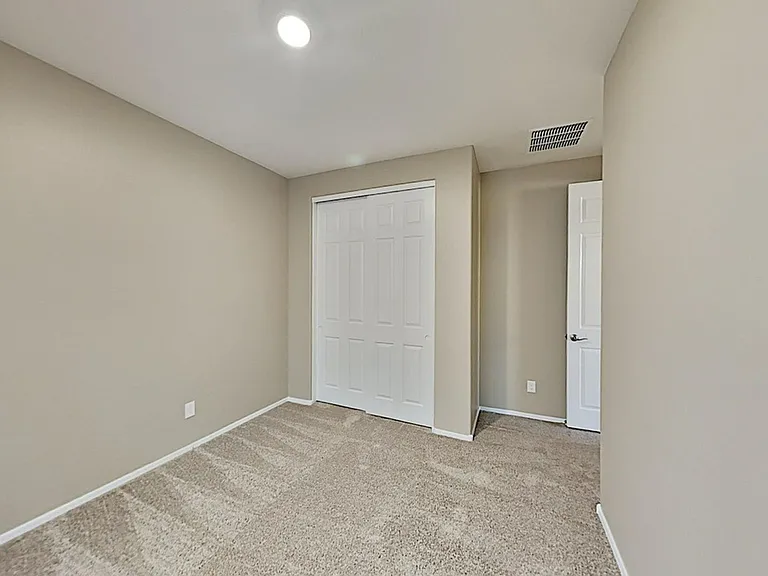 4823 W Saint Anne Ave — Photo 10