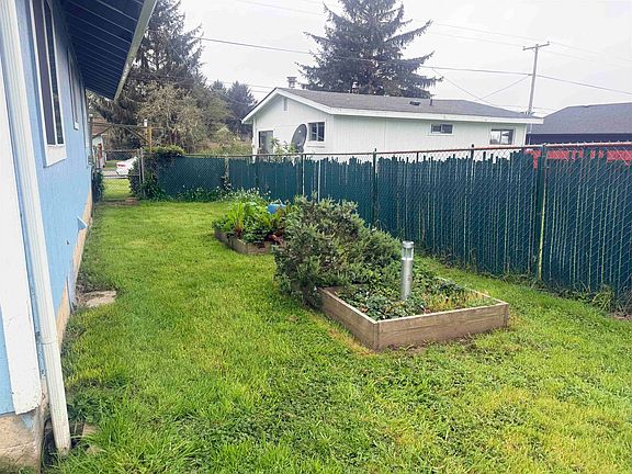3rd image of 2710 Oliver Ave
