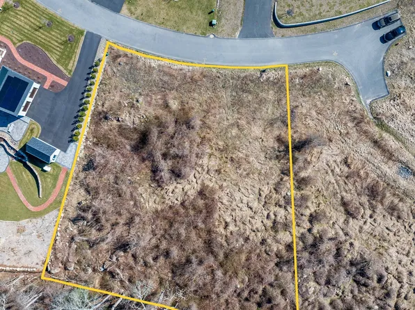 152 Fairway Dr, Dartmouth, MA 02747
