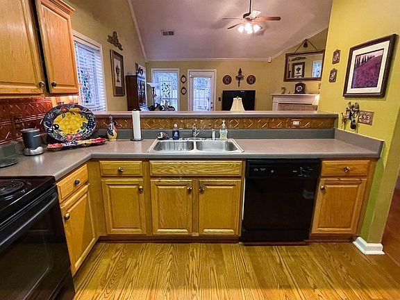5th image of 2194 Berry Bush Ln