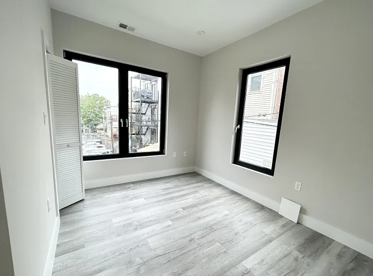 2 W 3rd Street Pl #RR — Photo 8