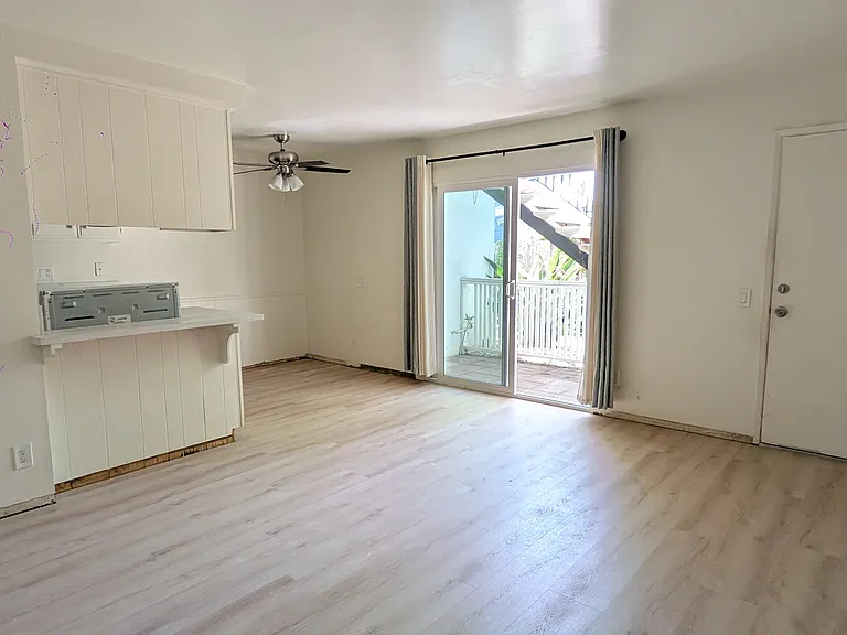 4867 Santa Cruz Ave #4 — Photo 1
