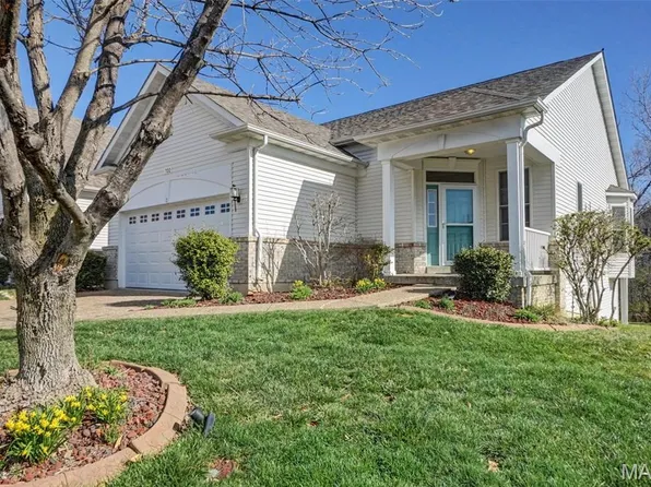 702 Harrier Dr #V, Lake Saint Louis, MO 63367