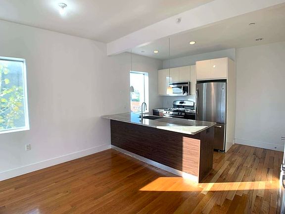 2nd image of 806 Bergen St #407