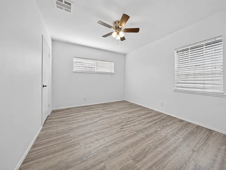 8100 Bellaire Ave — Photo 13