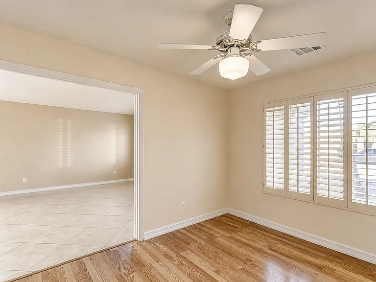 1323 W Libby St — Photo 3