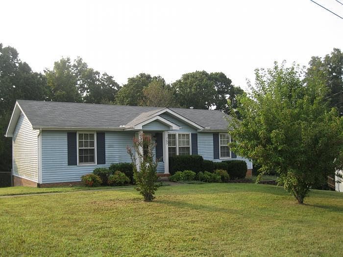 1st image of 765 Acorn Dr