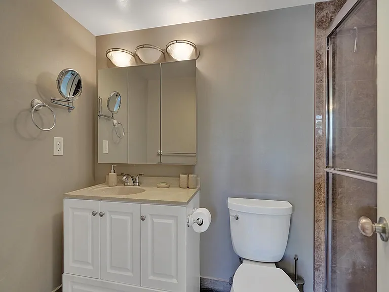 401 SE 3rd St #107 — Photo 16