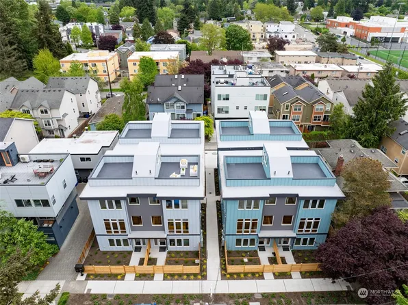 9220 Interlake Avenue N, Seattle, WA 98103