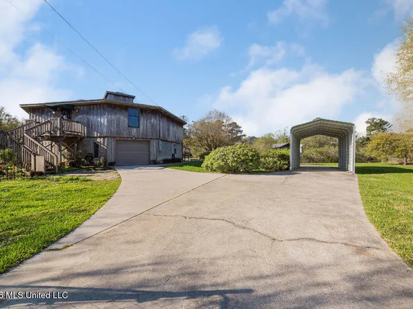 5145 Tampa Dr N, Pearlington, MS 39572