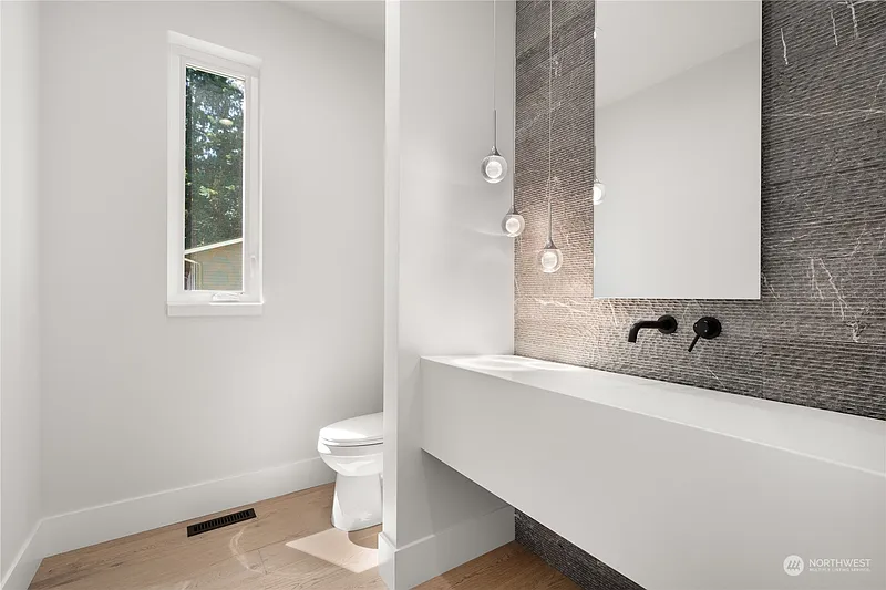 Thumbnail 16