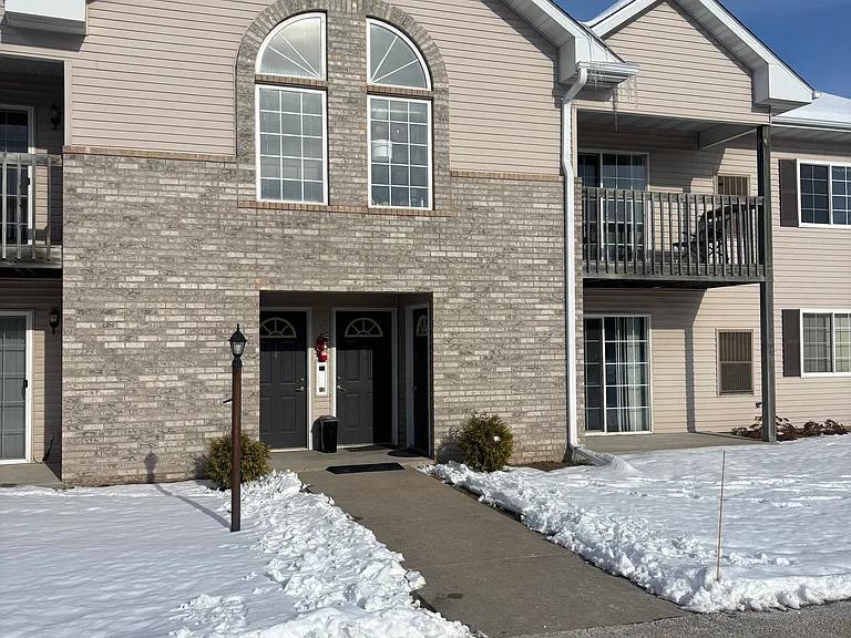 W1083 Lewis Ln #25 — Photo 1
