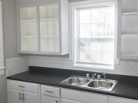 2nd image of 1127 Churchill Ave SW