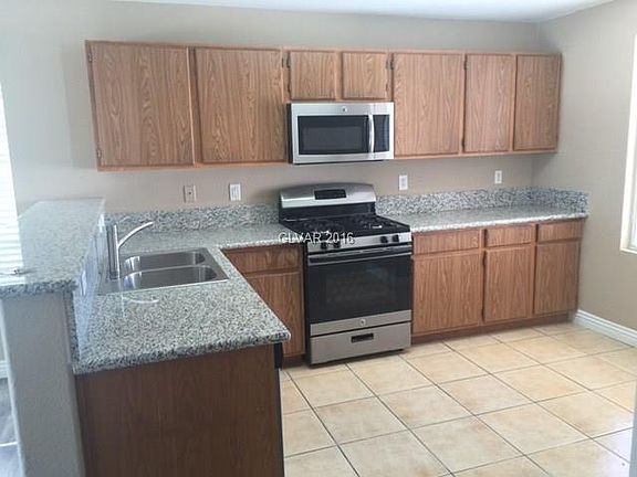 4th image of 629 Carlos Julio Ave