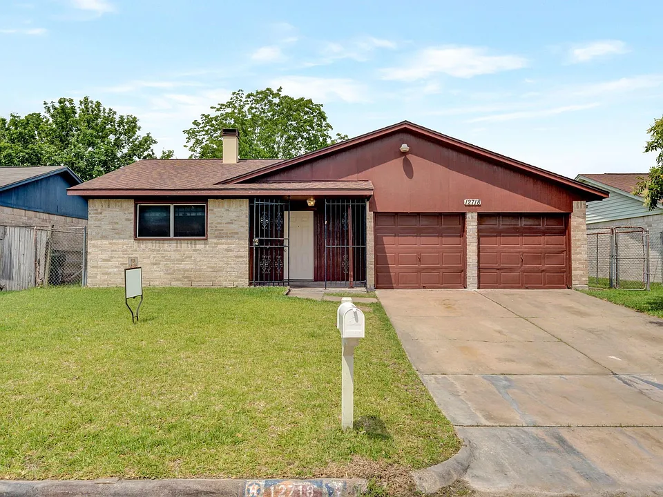 12718 Panay Dr