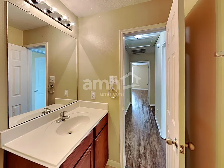 9415 White Diamond Ln — Photo 16
