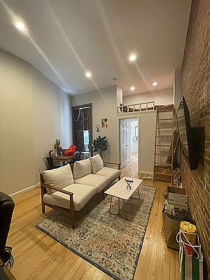 5th image of 168 W 77th St #2F