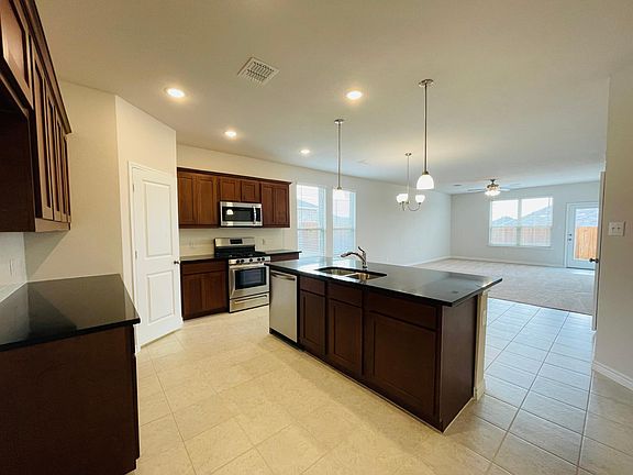 3rd image of 2908 Rose Heath Ln