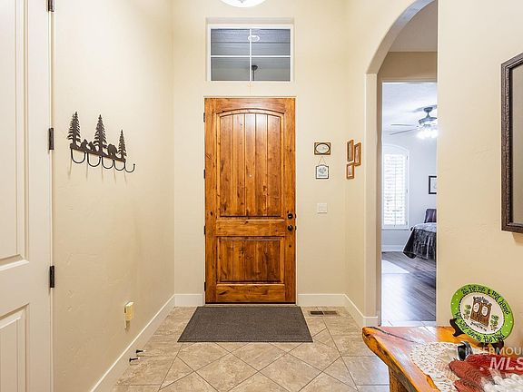 3rd image of 178 E Rio Colinas Dr