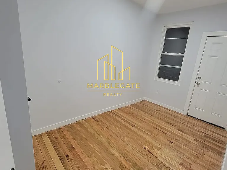 379 S 20th St #22R — Photo 11