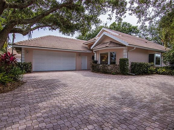 3rd image of 5464 Golf Pointe Dr