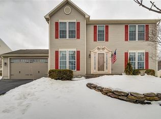 24 Chaucer Cir, Baldwinsville, NY 13027