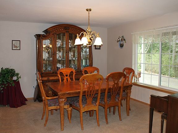4th image of 5843 NE Fox Glove Rd