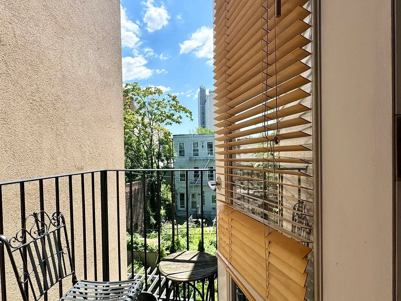 204 Kent Street — Photo 4