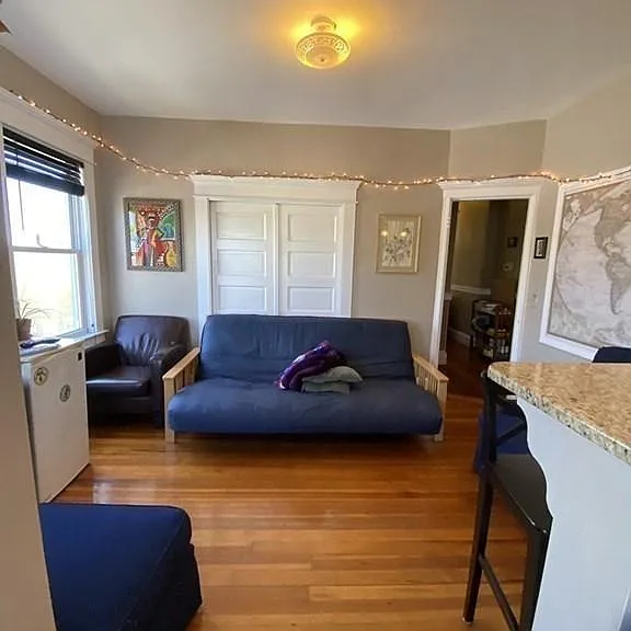 4 Adamson St #4 — Photo 3