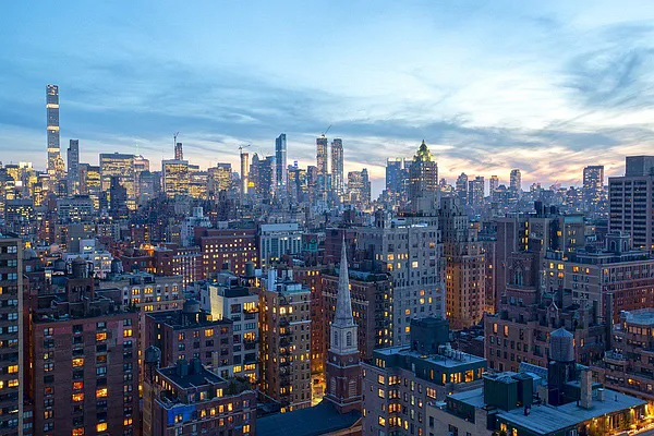 Sold by Nest Seekers International | media 25