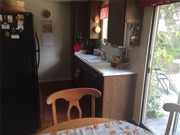 5th image of 185 Whitney Ave APT 3