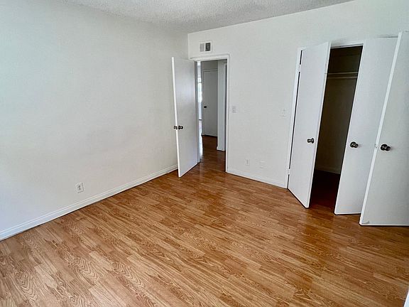 3rd image of 1288 Barry Ave #3