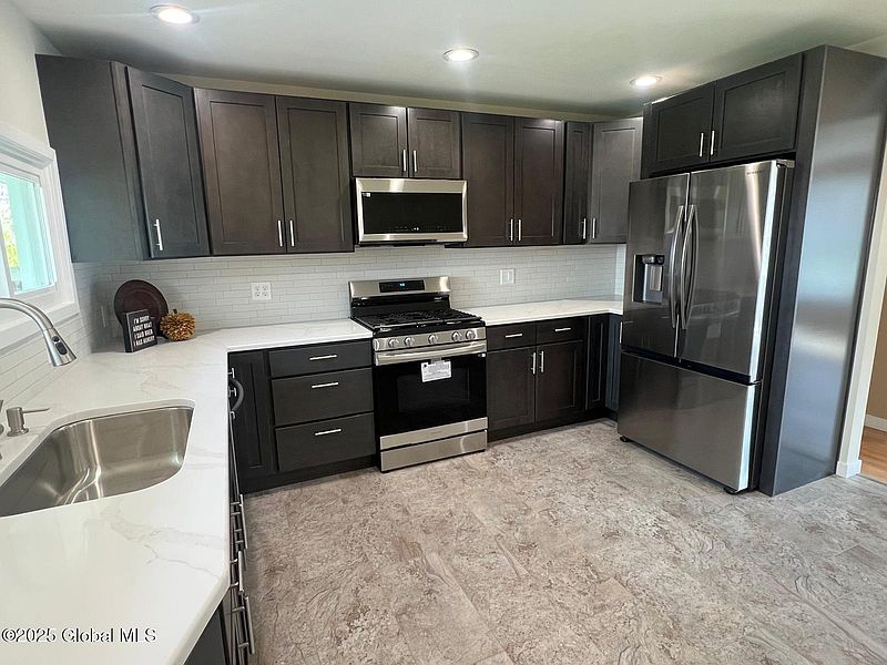 3rd image of 241 Hackett Boulevard