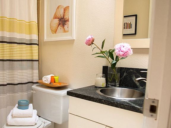 2nd Full Bathroom