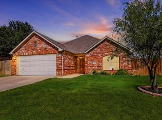 1012 Scenic Dr, Justin, TX 76247