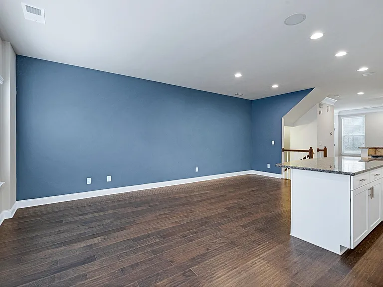 1038 Brownsmith Dr — Photo 7