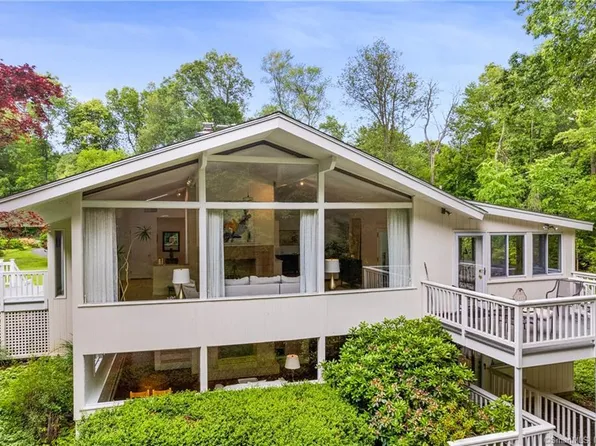 101 Juniper Road, New Canaan, CT 06840
