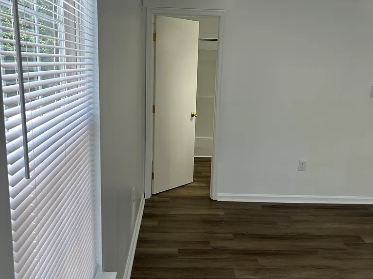 102 Gateway Dr — Photo 18