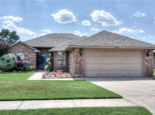 2500 Deer Chase Dr, Norman, OK 73071