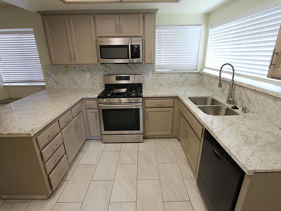 2nd image of 4113 Southern Breeze Dr