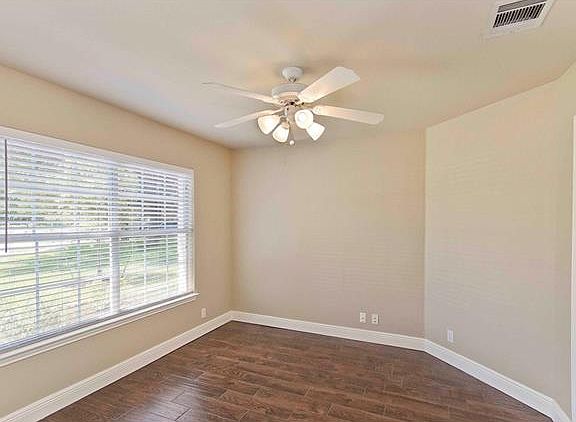 5th image of 4108 Moss Hollow Dr