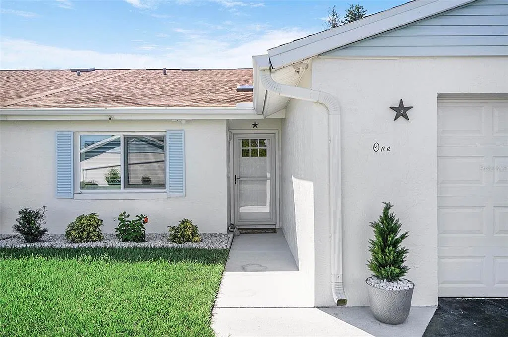 2 bed, 2.0 bath, 1650 sqft, $3,300 — Photo 3