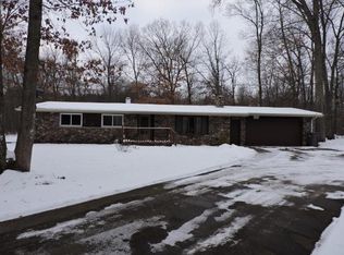 E2377 Lamplighter Ln, Waupaca, WI 54981