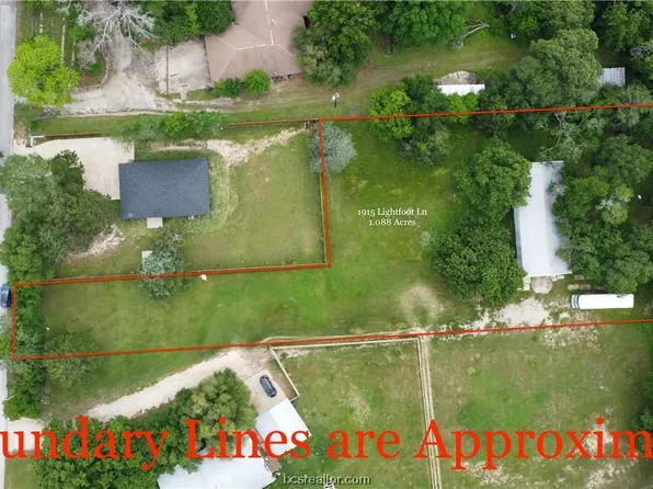 1915 Lightfoot Ln, Bryan, TX 77803
