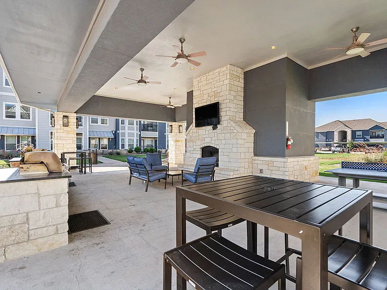 Residence at Midland — Photo 23