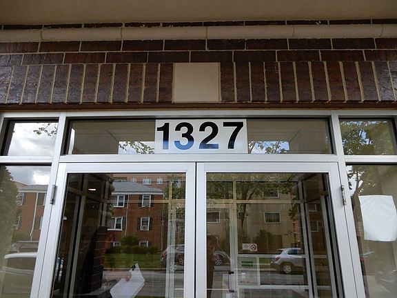 2nd image of 1327 Brown St Unit 308
