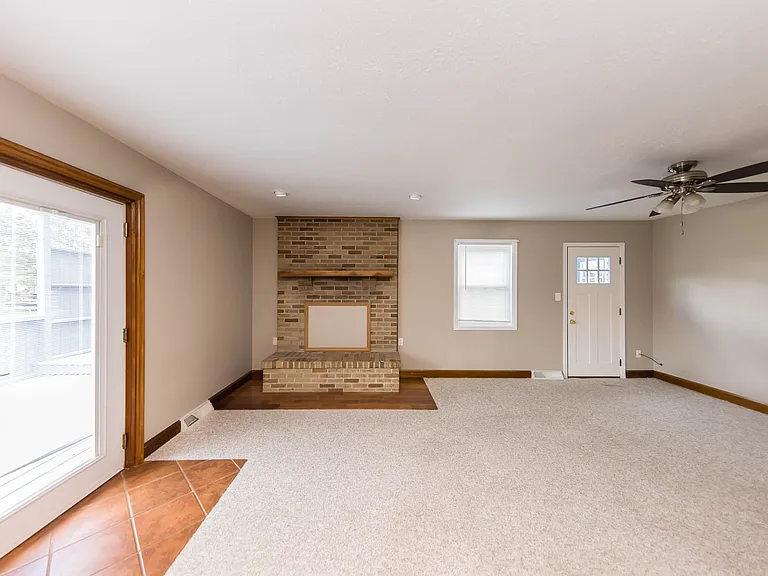 229 Topaz Ln — Photo 10