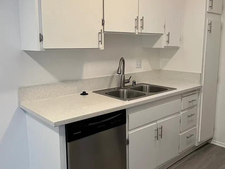 12424 Texas Ave — Photo 3